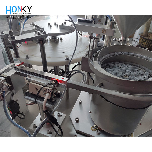 Macchina automatica di riempimento di flaconcini da 3 ml con pompa a pistoni in ceramica per gel cosmetico per la pelle a 30 PCS al minuto